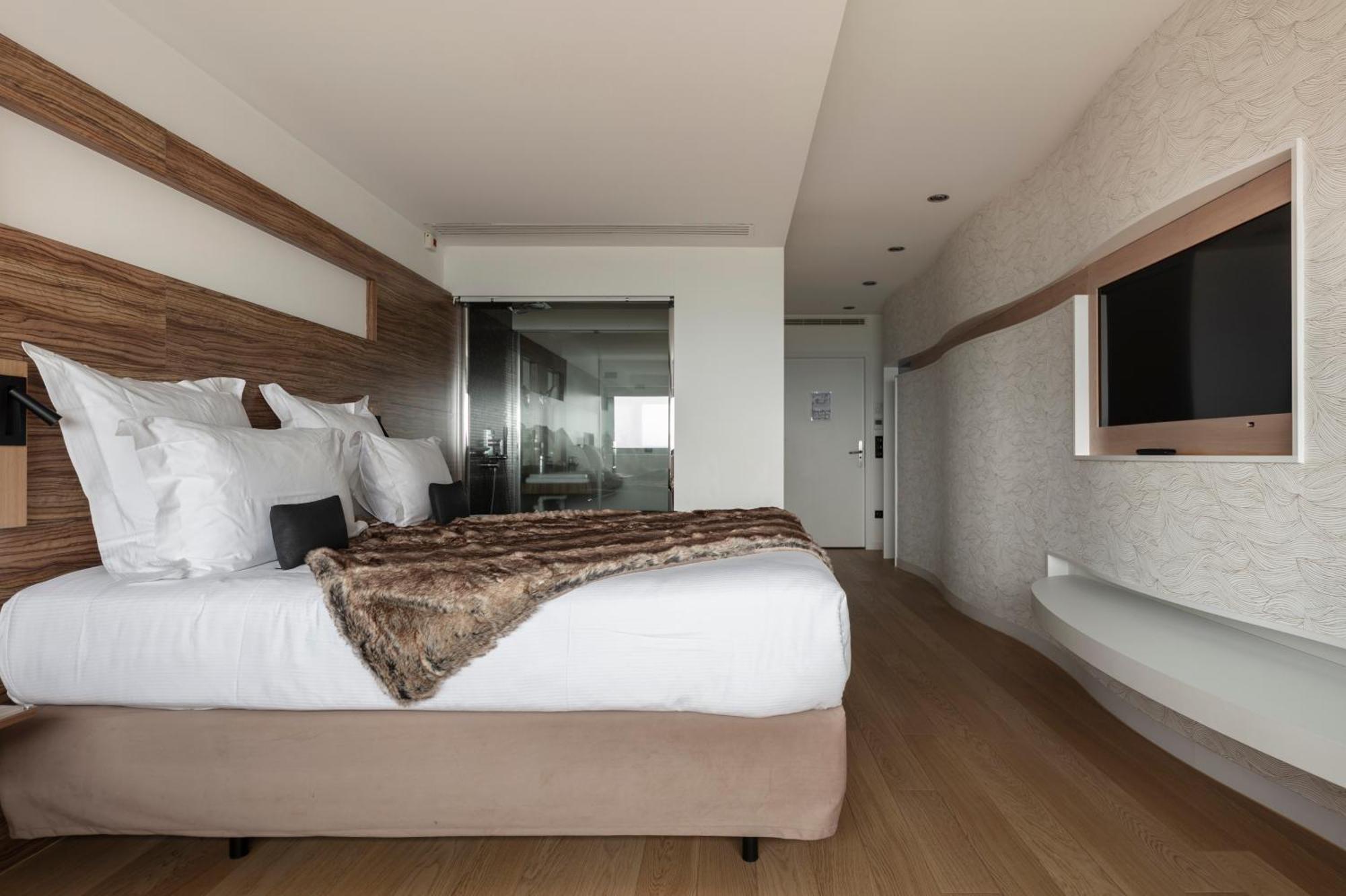 Hotel & Restaurant Origines Par Adrien Descouls - Teritoria Le Broc  Habitación foto